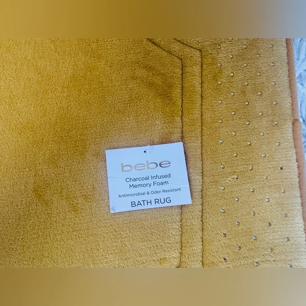 NWT Bebe Mustard Yellow 20”X32” Charcoal Memory Foam Antimicrobial Gold Bath Rug